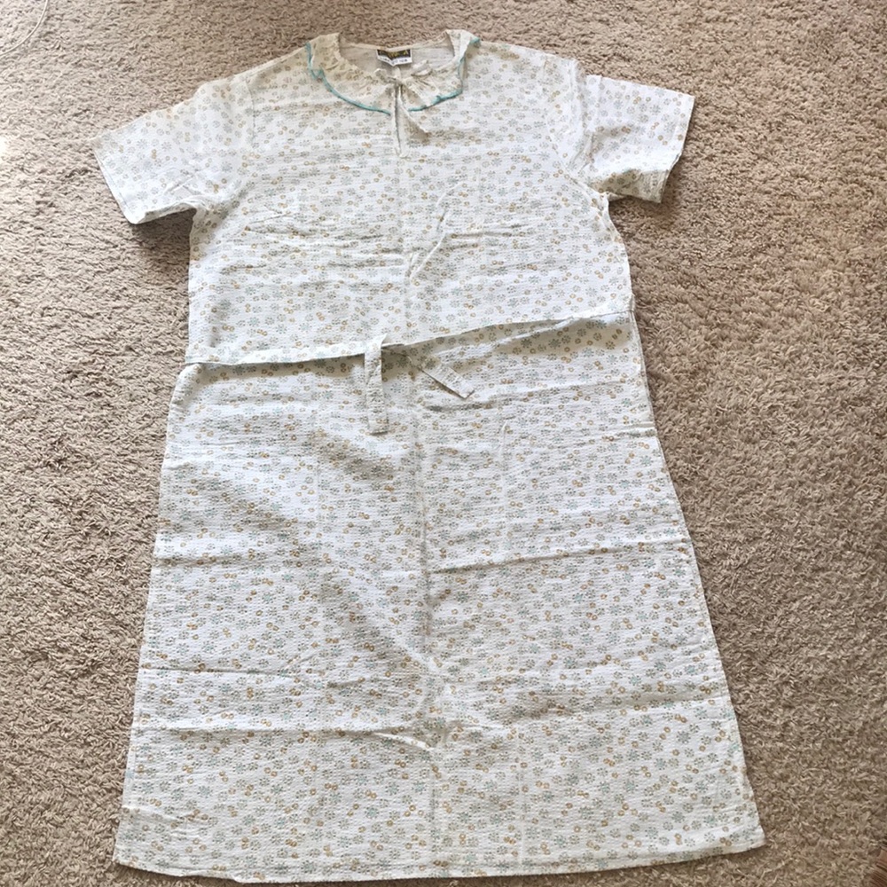 Short sleeve cotton nightgown - Picture 2 of 5